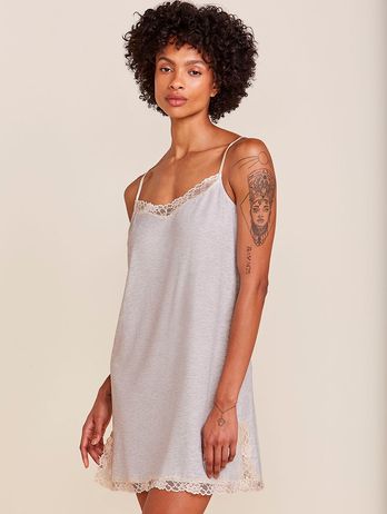 Camisón de tirantes finos en mezcla de viscosa y encaje gris claro Luna
